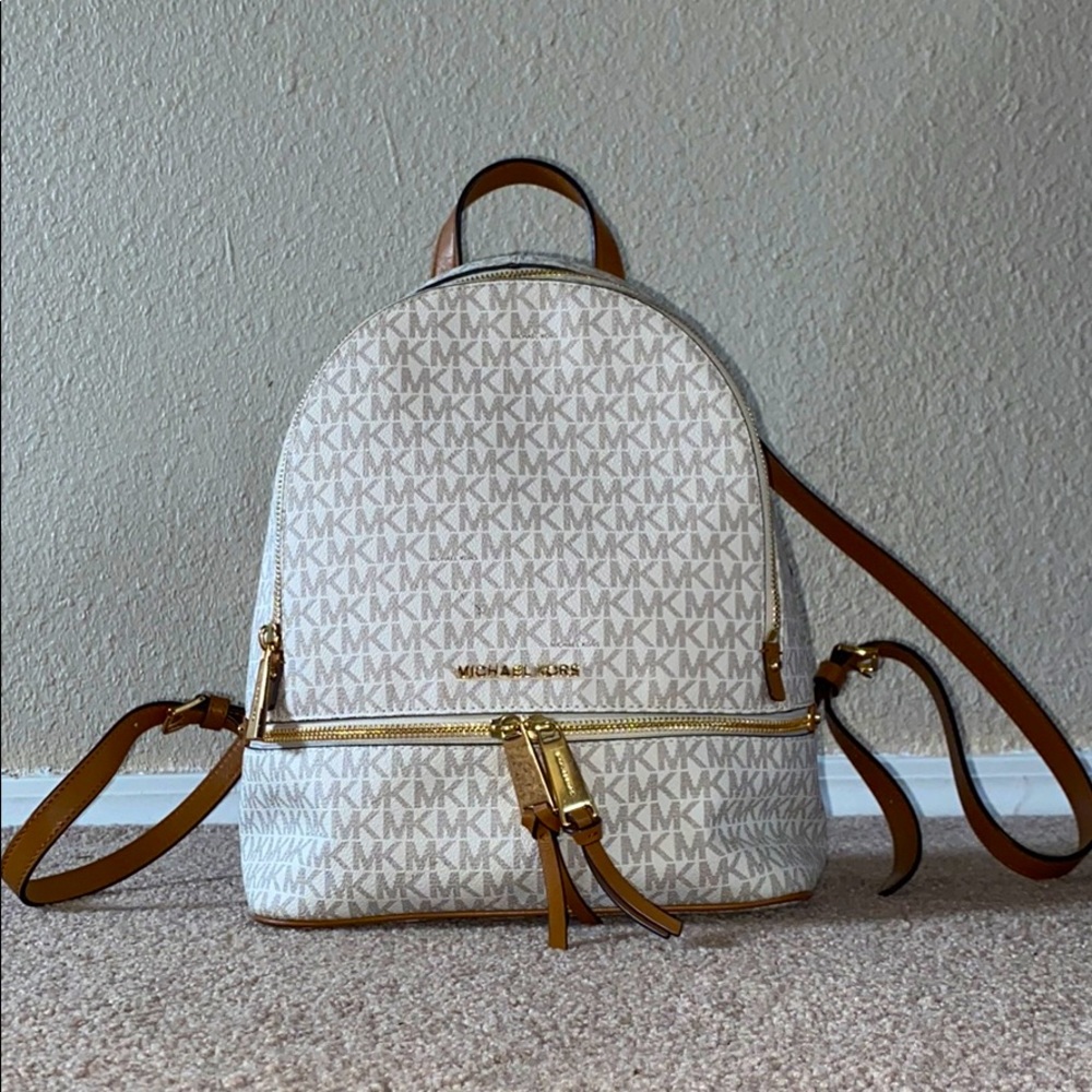 3 zipper Michael Kors backpack